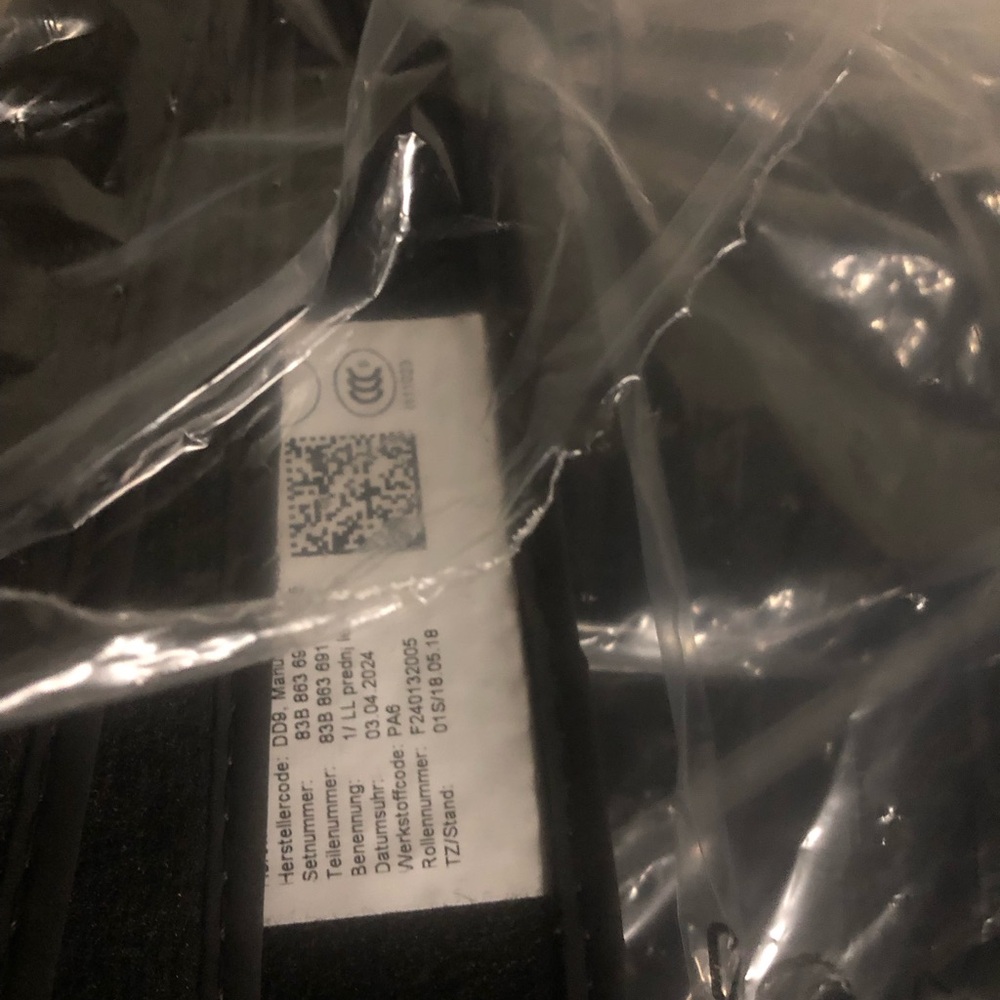 Audi Q3 foot mat /03-04-24/like new